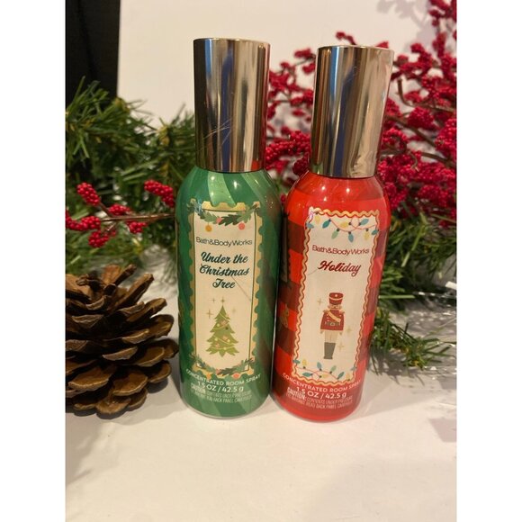 Bath & Body Works Christmas Holiday Winter Scented Room Sprays X 2 - Picture 1 of 8